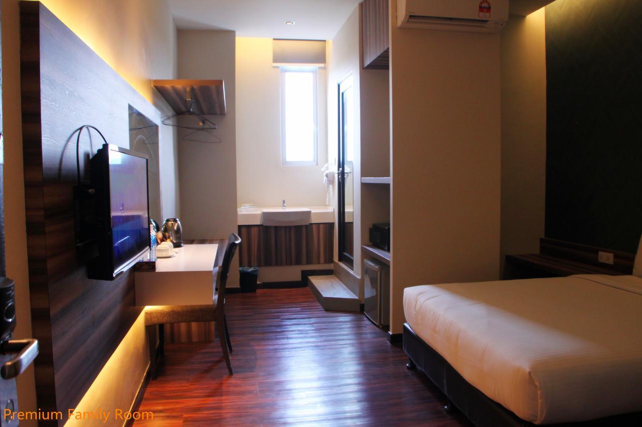 D Elegance Hotel Nusajaya  Exterior foto